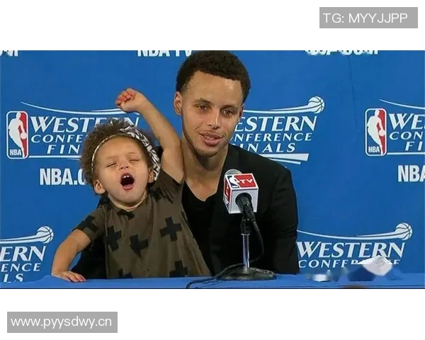 以镜头回顾库里赛场感人一幕令人泪目再次见证篮球真情瞬间