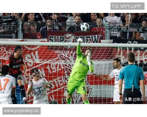 拜仁因违规行为遭重罚及多名球员停赛处罚引发广泛关注