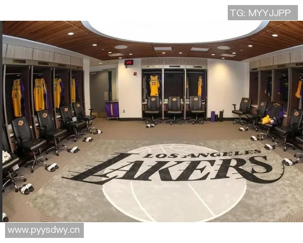 NBA球队更衣室氛围管理对球员心理状态的潜在作用与间接影响研究 NBA球队更衣室氛围管理对球员心理状态的潜在作用与间接影响研究